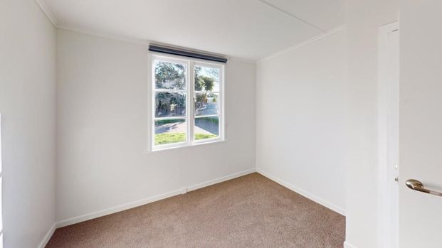 Spacious Living Space for Rent! - Photo 1