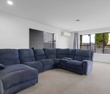 Spacious 4-Bedroom Family Home in Quiet Cul-de-Sac - Photo 5