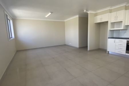 2 BEDROOM GRANNY FLAT WITH PRIVATE ACCESS - Photo 2