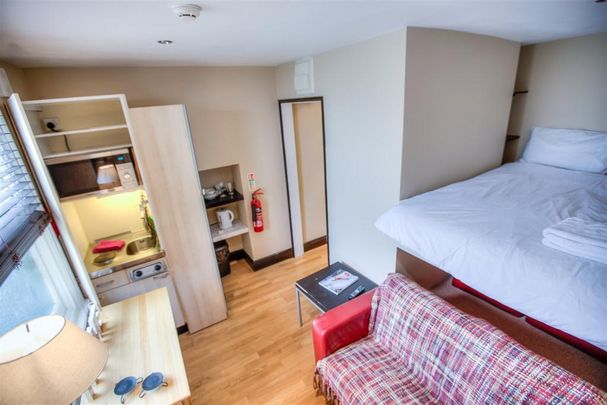 Studio to rent - Photo 1