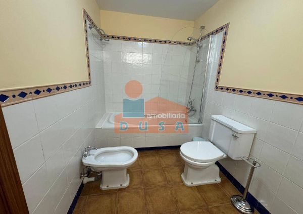 ALQUILER ADOSADA EXCLUSIVA | 2.700 €, 277 m²