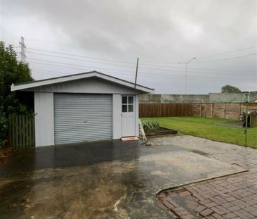 Spacious Family Home - Photo 4