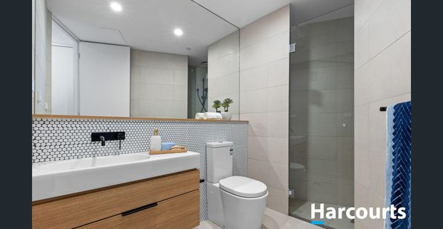 Appealing & Contemporary Apartment - Photo 1