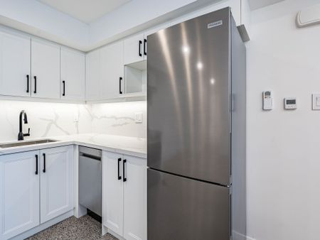 For Lease - 6 Greyton Crescent Unit# Lower, Toronto, Ontario - Photo 2