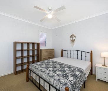 Stylish Coastal Townhouse in Exclusive Wannanup Location - Furnishe... - Photo 5