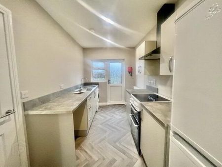 Flat 3, 47 South Parade, Belfast, BT7 2GL - Photo 3