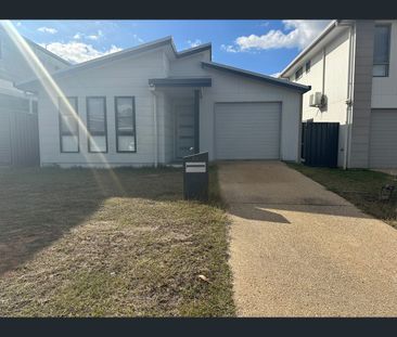 3 Archer Drive, Moranbah, Qld 4744 - Photo 5