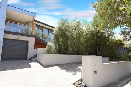 14 Harrington Road, Airport West VIC 3042 - Photo 4