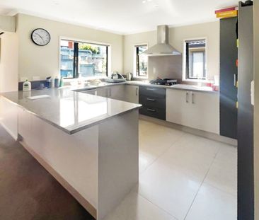 Mission Heights, 4bedroom family home - Photo 2