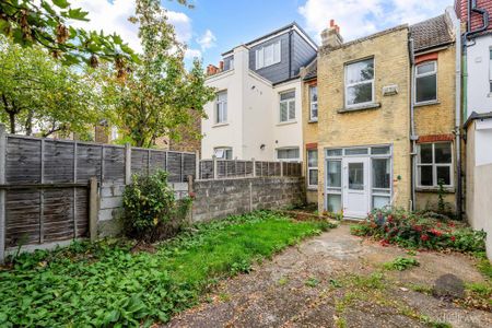5 bedroom terraced house to rent - Photo 5
