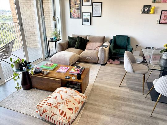 1 Moorhen Drive, Hendon, NW9 - Photo 1