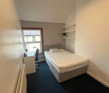 4 bedroom terraced house to rent - Photo 6