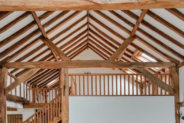 4 bedroom barn conversion to rent - Photo 1