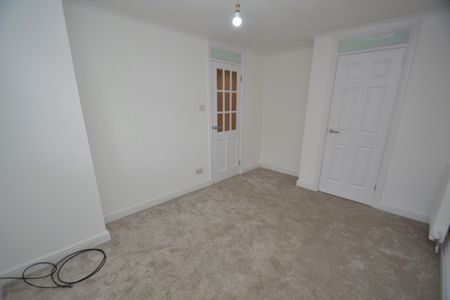 4 bed town house to rent in Dalmarnock Road, Glasgow, G40 - Photo 2