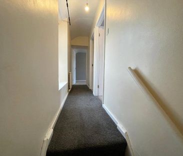 2 bedroom semi-detached house to rent - Photo 4