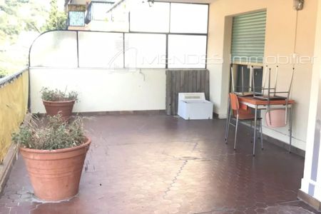 GRAND 3/4 PIECES AVEC TERRASSE GARAGE ET CAVE - Photo 5