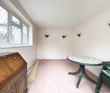 3 bedroom property to rent in Upminster - Photo 3