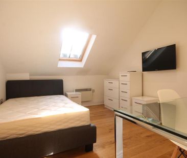 3 bedroom apartment to rent - Photo 6