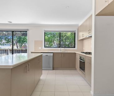 1 Pebble Avenue, Lyndhurst VIC 3975 - House For Rent | Domain - Photo 6