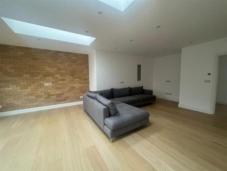 Chestnut Crescent, AYLESBURY - Photo 5