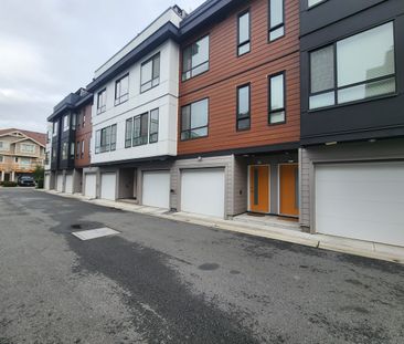 Stunning Three Bedroom Townhouse with Huge Roof Top Patio, Yard and... - Photo 5