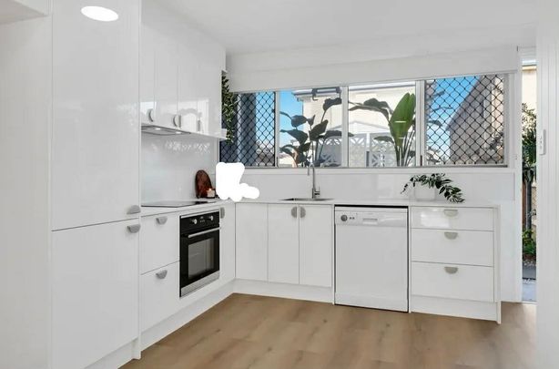 Scarborough - Photo 1