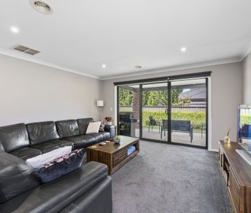 8 Yates St, Lucas VIC 3350 - Photo 6