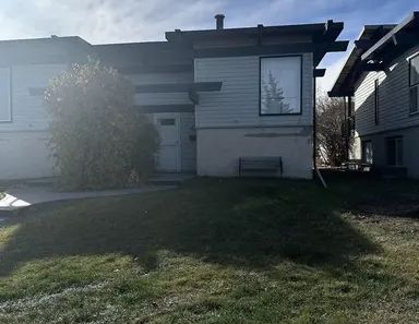 2 Bedroom Duplex with Vaulted Ceiling | 333 Braxton Place Southwest, Calgary - Photo 1