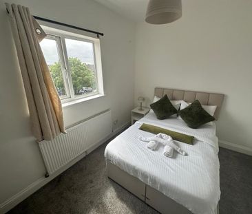 2 bedroom flat to rent - Photo 2