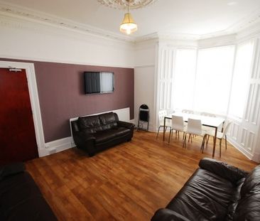 6 Bed - Stannington Avenue, Heaton - Photo 1