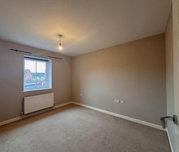 2 bedroom coach house to rent - Photo 2