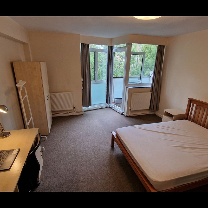 3 Bed Flat, Northiam, WC1H - Photo 1