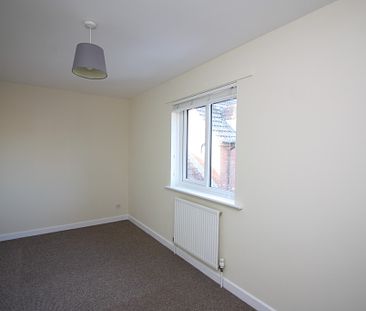 3 bed semi-detached house to rent in Grasslands Drive, Exeter, EX1 - Photo 2