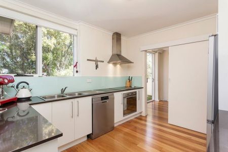 Spacious Living, Close to Hays Paddock - Photo 2