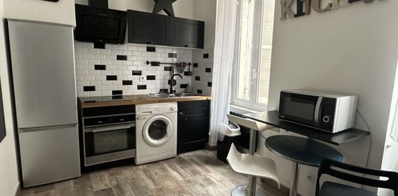 Location Studio rénové(e) Marseille 6ème - Photo 2