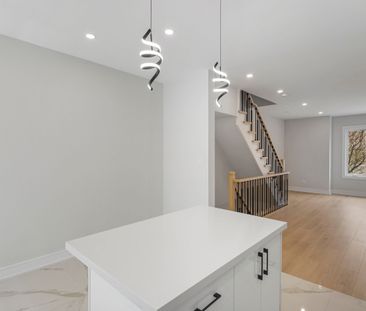 For Lease - 21 Galleria Parkway Unit# 21, Markham, Ontario - Photo 2