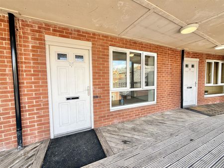 Waterloo Road, Stalybridge - Photo 4