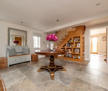 4 bedroom detached house to rent - Photo 2