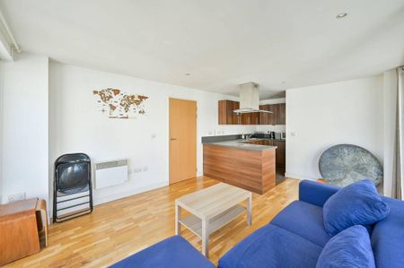 2 bedroom flat to rent - Photo 2