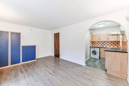 Studio to rent - Photo 5