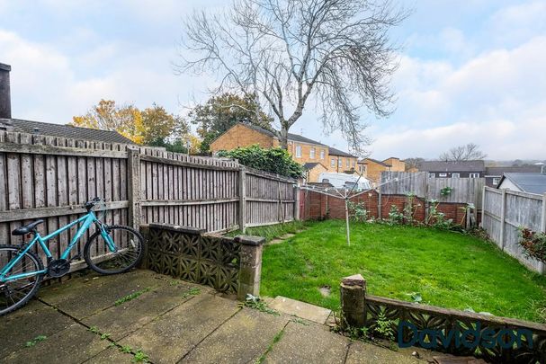 3 bedroom end of terrace house to rent - Photo 1