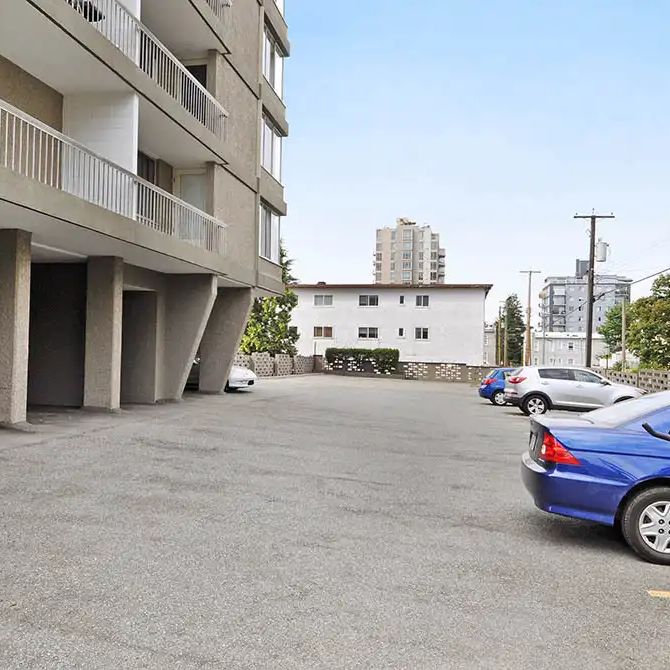 Skyline — 01206 - Photo 1