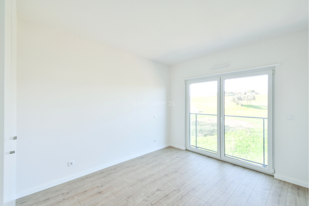 Apartamento T1 Mobiliado com Vista para Campo de Golfe no Lumiar | Lisboa - Photo 3