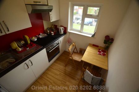 Price £700 pcm - Available Now - Furnished - Photo 3