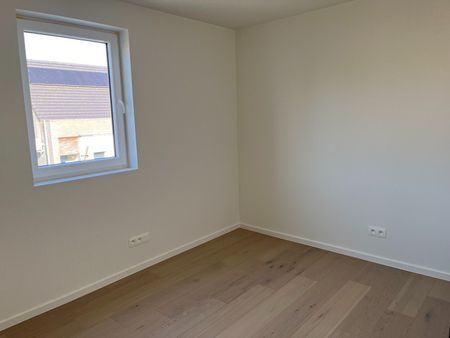 Moderne alleenstaande nieuwbouwwoning in een rustige doodlopende straat te Adegem - Foto 3