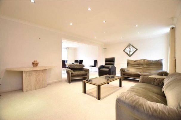 3 bedroom bungalow to rent High Ash Drive, Leeds, LS17 - Photo 1