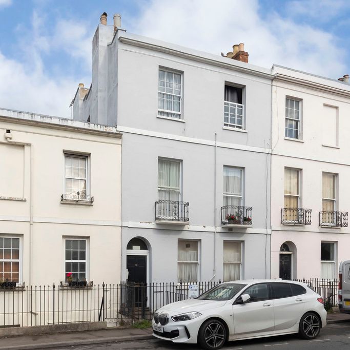 Hewlett Road, Cheltenham GL52 6AA - Photo 1