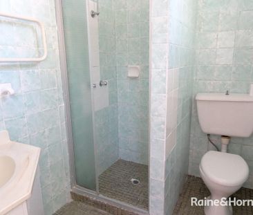 Private Two Bedroom Garden Flat - Photo 5