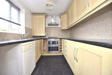 Chantry Gate, Bishops Cleeve, Cheltenham, Gloucestershire, GL52 - Photo 4