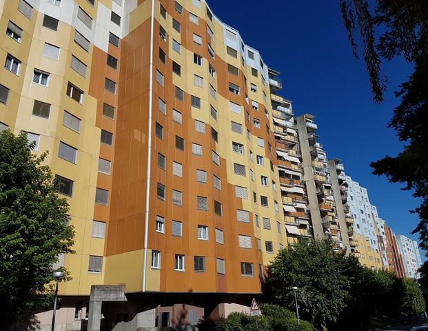 Appartement de 2 pièces au 6ème étage d'environ 41m2 avec balcon. - Photo 1